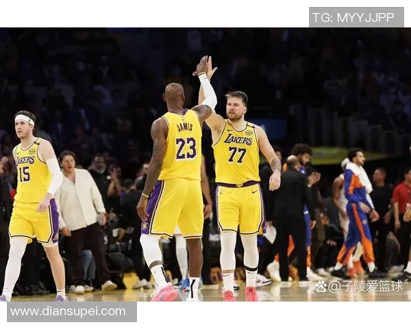 今天勇士与湖人精彩对决录像回放全场精彩瞬间解析